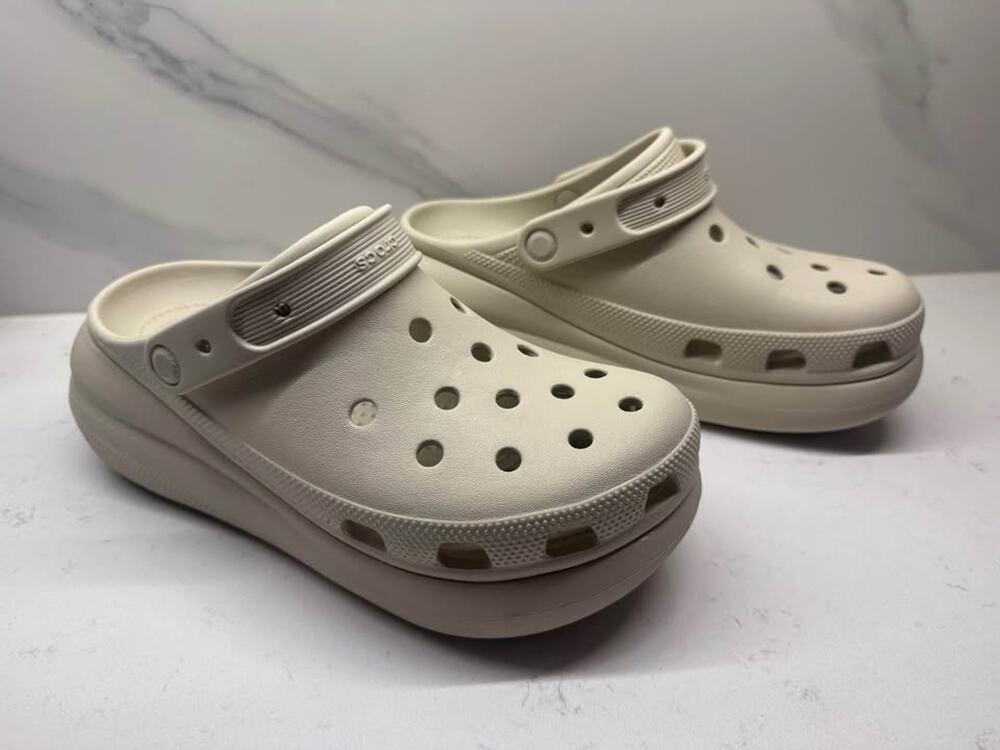 Crocs Men’s 8 Women’s 10 Bone Classic Crush Platform Clog Sandal